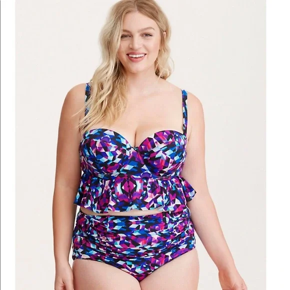 New! Torrid sz 2 Set Geo Swim Bathing Suit sz 2X - Picture 2 of 3